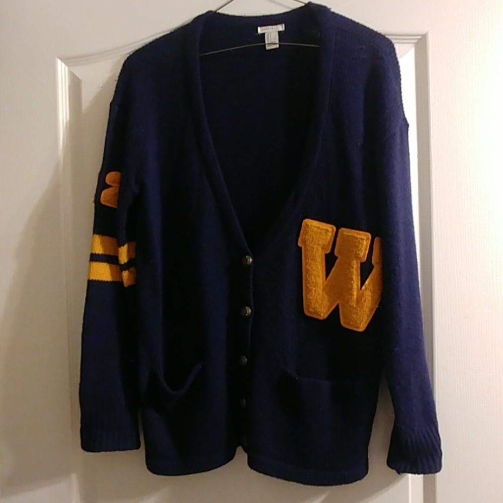 Forever 21 v-neck sweater